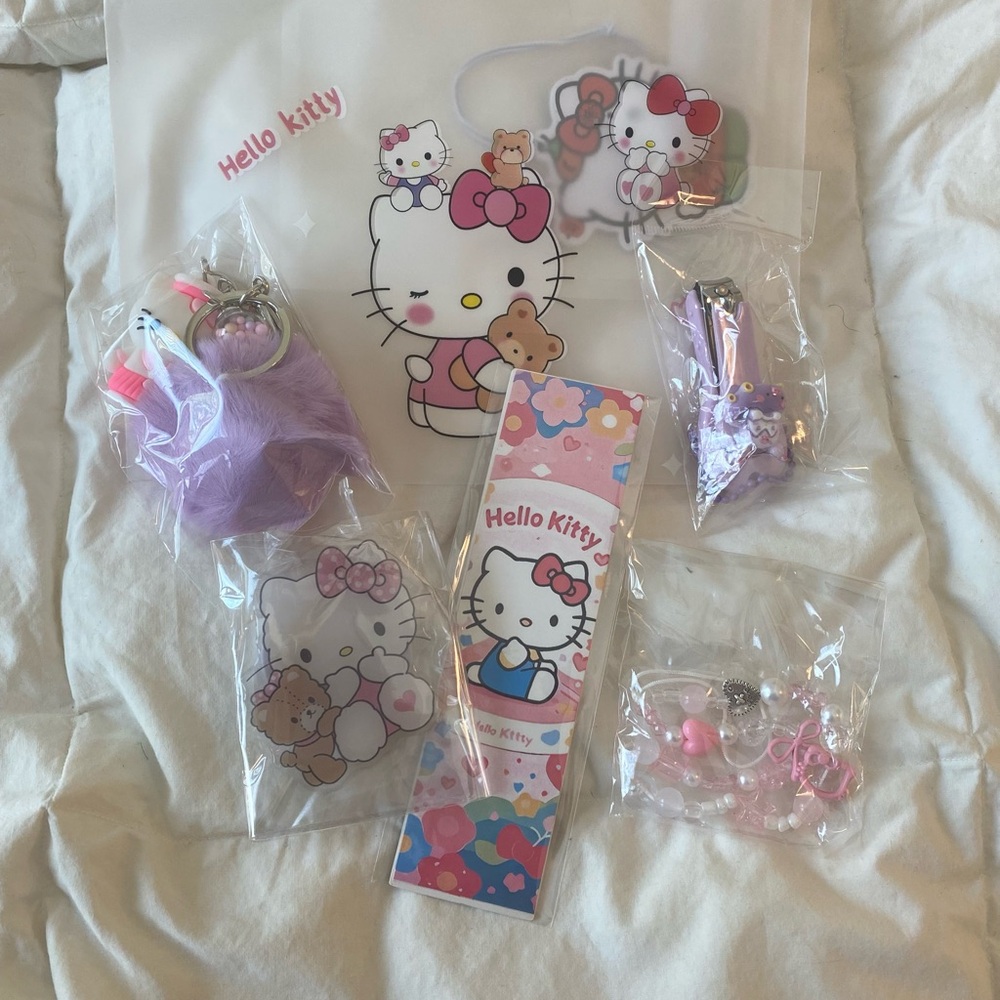Hello Kitty Gift Bundle Accessories Set - 5 items